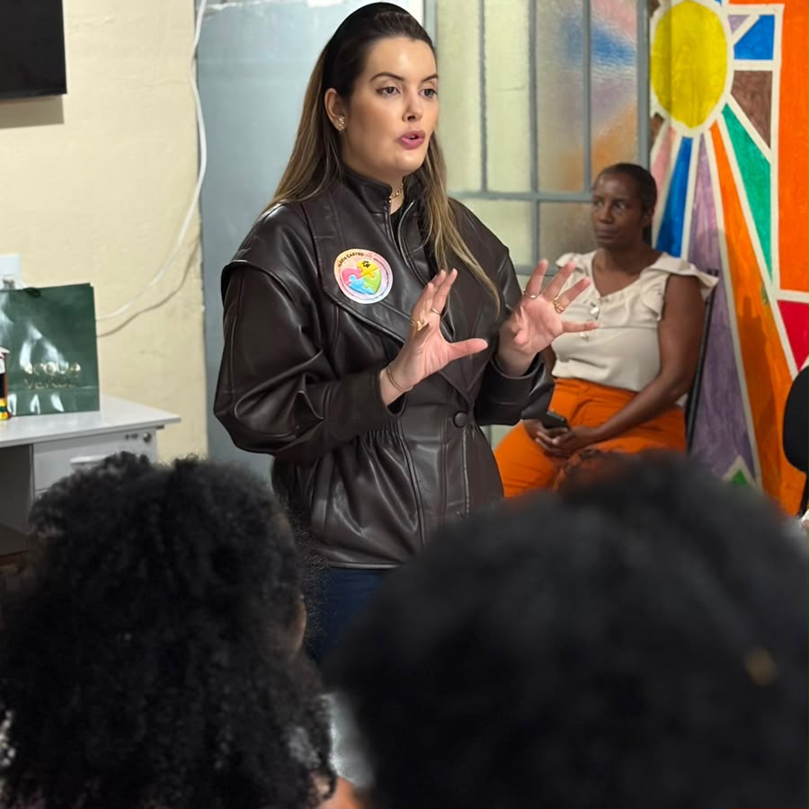 Flávia Castro na campanha — foto 6 de 16