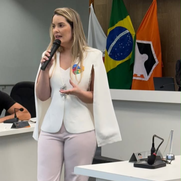 Flávia Castro na campanha — foto 14 de 16